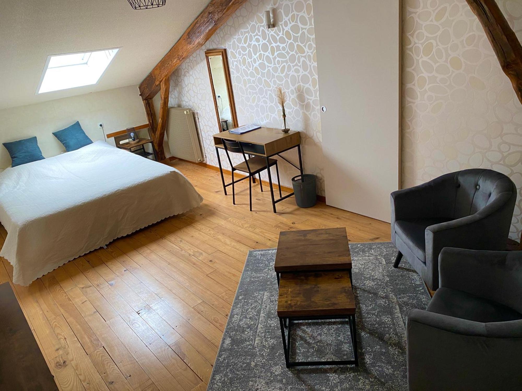 Le Petit Bleu Chambre D'Hotes Bourg-de-Visa Esterno foto