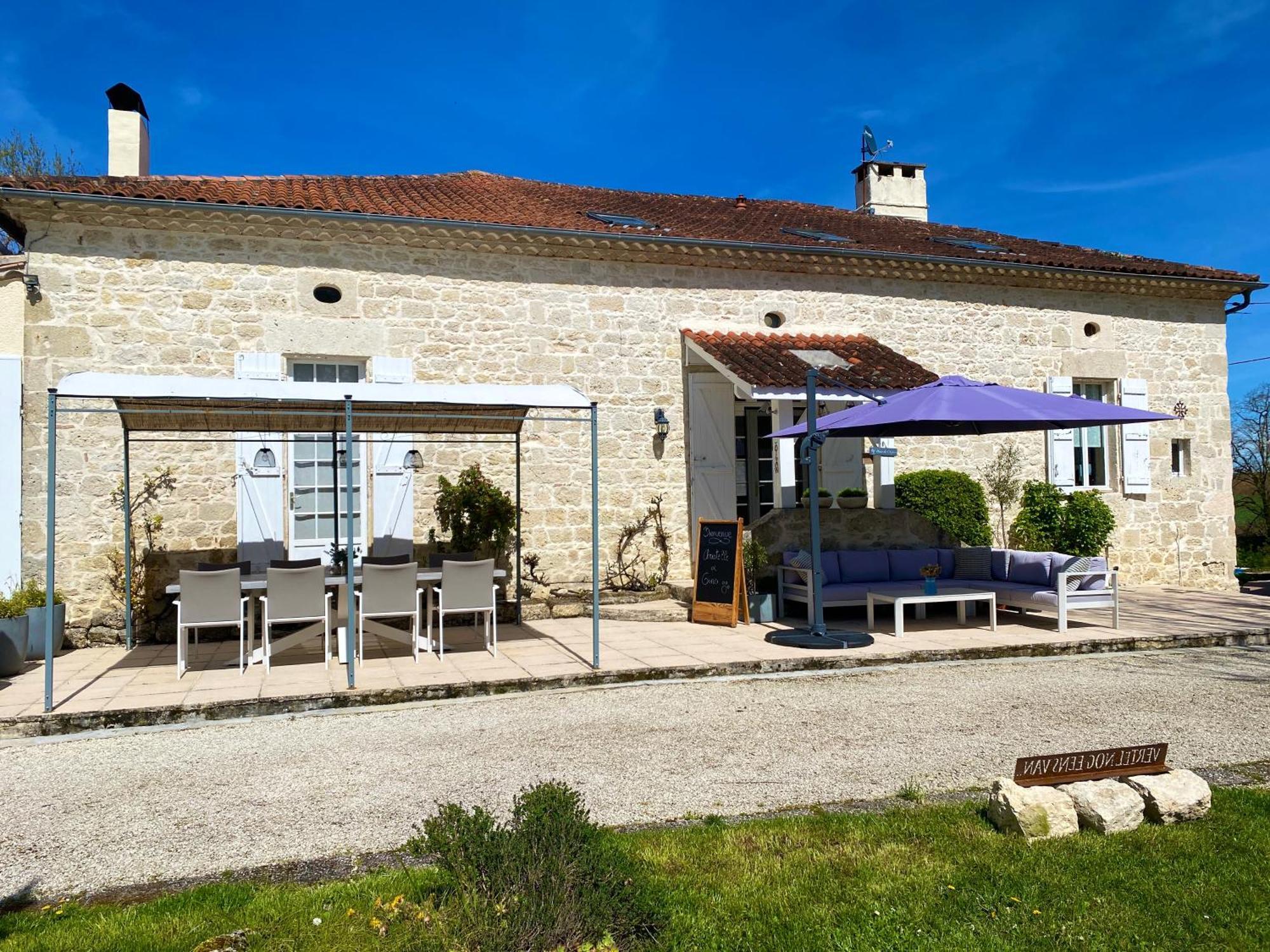 Le Petit Bleu Chambre D'Hotes Bourg-de-Visa Esterno foto